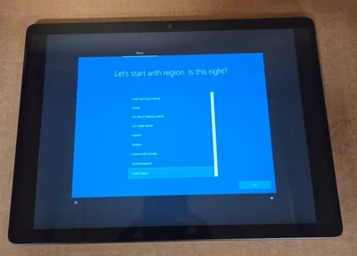Microsoft Surface Pro 9 13" i7-1265U 16GB DDR5 256GB SSD Win10 Pro - Image 1 of 4