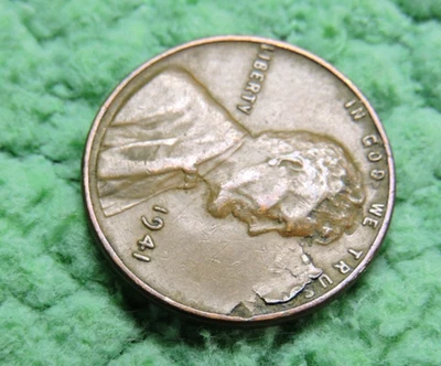 1941 P Lincoln 1C - HEAD LAMINATE ERROR W/ RETAINED METAL under TRUST - Image 1 of 3