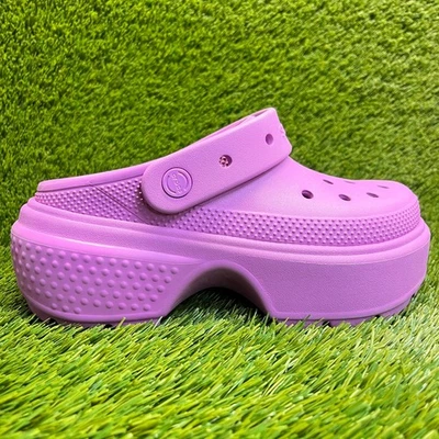 Zueco Crocs Stomp para mujer talla 7 púrpura playa caminar al aire libre sandalias de plataforma Foto 1 de 4
