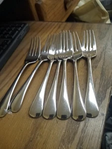 Oneida Stainless Chandler Glossy 7.25" Salad Forks (Set Of 7) POB2 - Picture 1 of 3