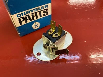 INTERRUPTOR DE ALIMENTACIÓN DE PUERTA TRASERA PARA 1966 PLYMOUTH FURY SUBURBAN DODGE POLARA MONOCO WAGON Foto 1 de 4