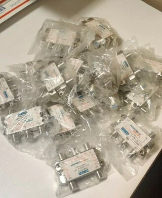 Лот из 19 Perfect Vision PV23-404 все порты питания передачи 4-сторонний разветвитель 2300 МГц - Изображение 1 из 2