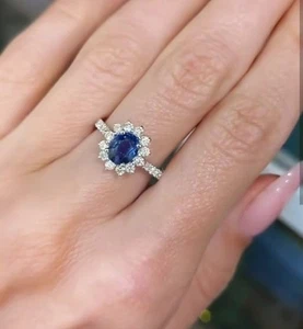 Anillo de propuesta de diamantes de zafiro natural de corte ovalado de 2,40 quilates chapado en oro de plata de 9,25  - Imagen 1 de 7