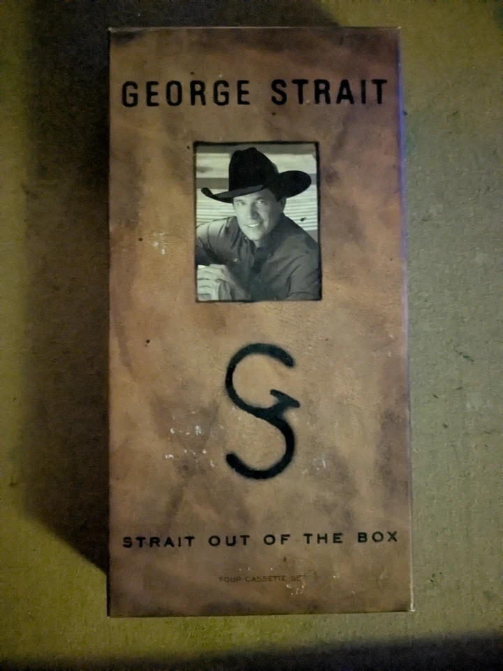 George Strait. Strait Out Of the Box. 4 Cassette set with booklet. 72 tracks. - Image 1 of 4