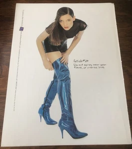 Anuncio fetiche 1997 - Sexy dama con botas de tacón alto piernas - Anuncio de revista vintage - Imagen 1 de 1
