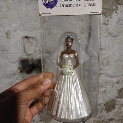 Wilton Cake Topper - Novia Clásica Afroamericana con Tiara ~ Marrón ~ Negro Nuevo Foto 1 de 4