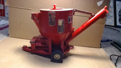 Alimentador de granos de metal Ertl International Harvester IH mezclador IH años 80 1:16 Foto 1 de 4
