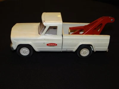 Vintage 1960's Tonka Jeep White Wrecker Tow Truck Pressed Steel ~ SUPER CLEAN! - Image 1 of 4