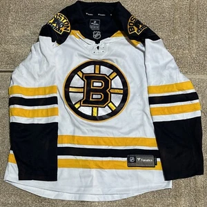 Boston Bruins NHL Hockey Fanatics Official Licensed White Jersey Size M Medium - Picture 1 of 3