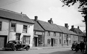 Ramsbury Wiltshire Hills Stores Village Scene 35mm Negative CP111 - Picture 1 of 1