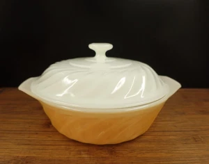 Anchor Hocking/Fire King Peach Lusterware Cass con coperchio 1 1/2 quarto - Foto 1 di 14