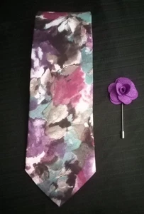 Van Heusen - Picture 1 of 3