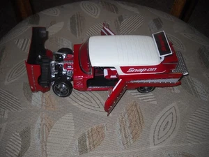 🙌-CROWN PREMIUM'S LIM.EDI.**1/24**RED & WHITE**SNAP-ON TOOLS 1957 CHEVY NOMAD🙌 - Picture 1 of 15