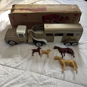 Vintage NYLINT NO. 6300 Horse Van THOROUGHBRED FARMS Very Nice Horse & 4 Ponies - Picture 1 of 15