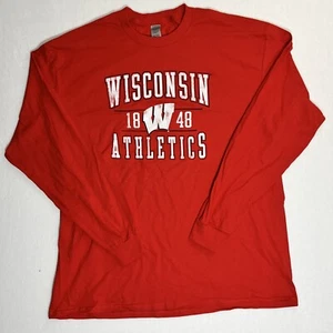 Captivating Wisconsin Herren XL T-Shirt Badgers Athletics 1948 Grafik Rot Neu - Bild 1 von 9