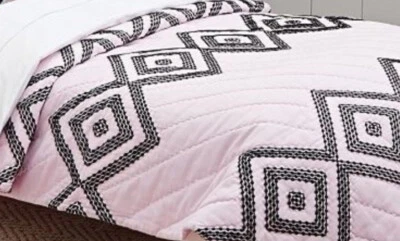 Colcha Pottery Barn Kids Vivienne Berçário ~ Amostra de Piso Ver Detalhes - Imagem 1 de 4