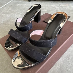 Louis Vuitton Monogram Canvas High Heel Sandalen 36 (US6) Damen - Bild 1 von 13