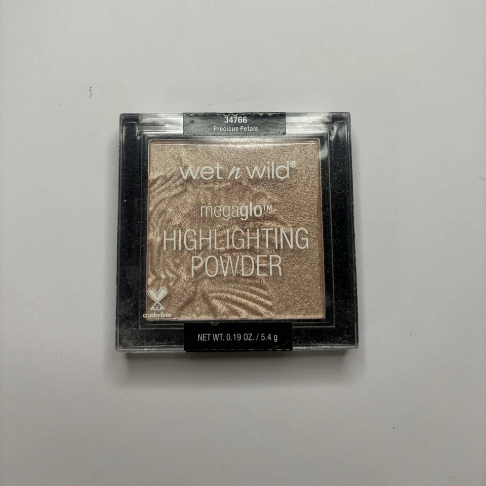 Wet N Wild MegaGlo Highlighting Powder Precious Petals 321b
