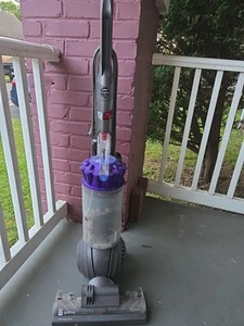 DYSON DC41 ANIMAL PURPLE UPRIGHT BAGLESS VACUUM CLEANER - Picture 1 of 10