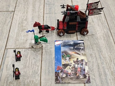 LEGO Knights Kingdom 8874 Battle Wagon complete set with Manual - Image 1 of 2