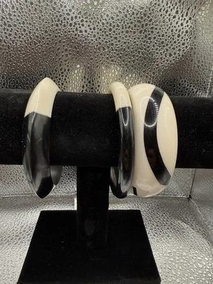 Art Deco Bangle Bracelet Set Includes Three Bracelets, Black And White. - Image 1 of 4