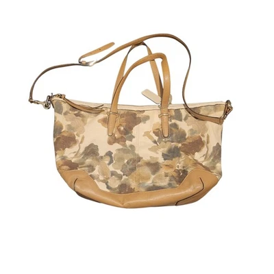 Cartera grande Coach Bleecker Cooper bolso camuflaje estampado de flores con bolsa antipolvo Foto 1 de 4