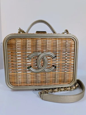 Chanel Rare Box Bag in Woven Rattan and Champaign Gold Leather - Image 1 of 4