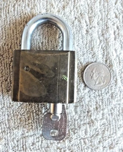 CHICAGO BRASS PADLOCK LOCK WITH DO NOT DUPLICATE KEY HIGH SECURITY MADE IN USA - Picture 1 of 4