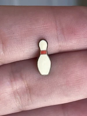 Vintage Enamel￼ Bowling Pin Tie Tac or Lapel Pin          Signed TL.           B - Image 1 of 4