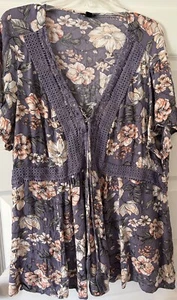 Torrid Tunic Top Short Sleeves Purple Floral Blouse Size 3 Plus 3X - Picture 1 of 3