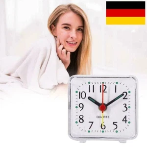 NEU Weiß Wecker Quarz analog ohne Ticken mit Licht Tischuhr DE - Picture 1 of 7
