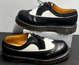 Zapatillas Dr. Martens 3989 Cuero Liso Brogue Para Hombre Talla: 13 Negro Blanco - Usadas - Imagen 1 de 22