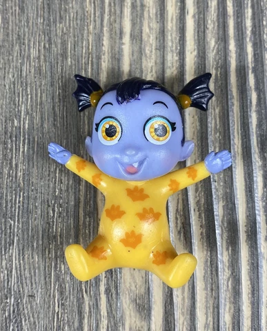 RARE Disney Jr Vampirina Baby Cousin Nosferatu Nosy Hauntley 2" PVC Toy Figure Cover