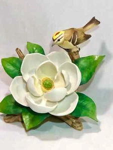 Andrea by Sadek "MAGNOLIA & KINGLET" #6891 Porcelain Bird & Flower Figurine 1983 - Picture 1 of 10