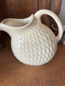 Vintage HULL USA Ice Lip Pitcher B-29 Yellow Pastel Diamond Quilt Design - Picture 1 of 16