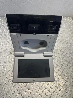 2015 Cadillac Escalade DISPLAY SCREEN ENTERTAINMENT SYSTEM (OPT U42) ROOF MOUNT - Image 1 of 4