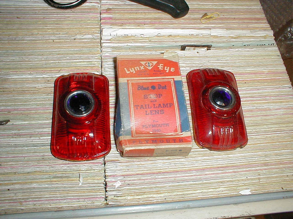 NUEVO DE LOTE MOPAR 1940 PLYMOUTH LENTES COLA PUNTO AZUL ROAD KING MODELOS DE LUJO Foto 1 de 1