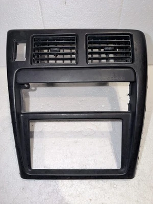 Panel de ajuste de bisel de radio de ventilación de aire central para tablero Toyota Tacoma 95-97 OEM SOLO 4 PIEZAS Foto 1 de 4