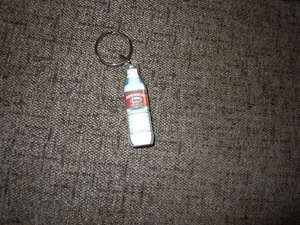 ARROWHEAD SPRING WATER BOTTLE KEYCHAIN VINTAGE - Picture 1 of 3