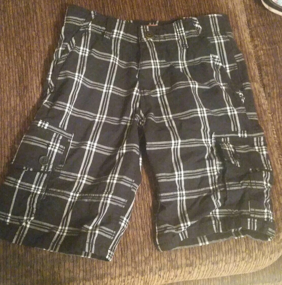 Chicos Wrangler Flex Negro con patrón de rayas blancas 8 Reg Foto 1 de 3