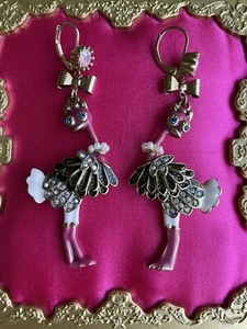 Betsey Johnson A Day At The Zoo Miss Girl Ostrich Bird Dangling Legs AB Earrings - Picture 1 of 2
