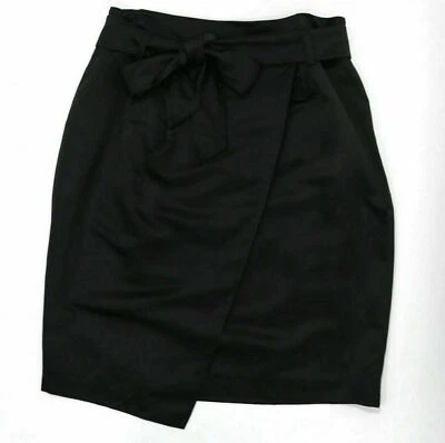 Falda envolvente Magaschoni Collection para mujer talla 6 seda asimétrica negra con cinturón lazo Foto 1 de 4