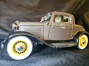 Danbury Mint 1932 Ford Deluxe Coupe Gray 1:24 Scale Inv. #1975 - Picture 1 of 5