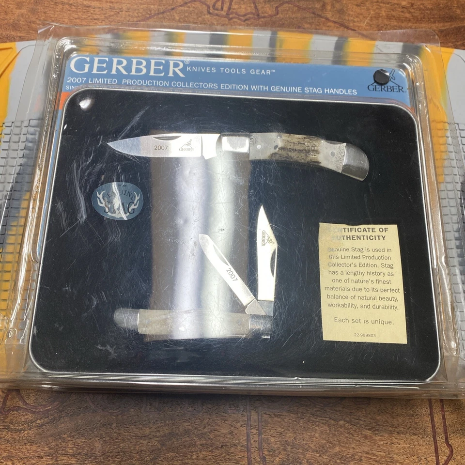 Cuchillos de bolsillo plegables con mango de ciervo Gerber 2007 edición limitada (2) descontinuados Foto 1 de 4