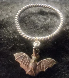 Nice Vintage 925 Silver Bat Ring Nice Details & Design Great Color - Picture 1 of 6