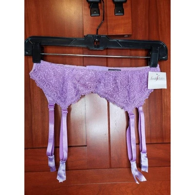 Liguero Frederick's of Hollywood de encaje lavanda tallas medianas y pequeñas nuevo con etiquetas Foto 1 de 4