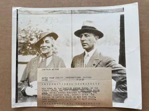 NEWS PHOTO 1936 New York Captain Rohde Fiancee Ruth Owen #189 - Picture 1 of 4