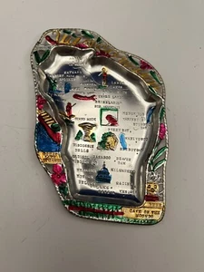 Vintage WISCONSIN Trinket Dish Tin Travel Souvenir Ashtray Ash Tray 1950s - Picture 1 of 3