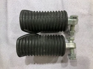 HARLEY DAVIDSON REAR PASSENGER FOOT PEG SET - Picture 1 of 4