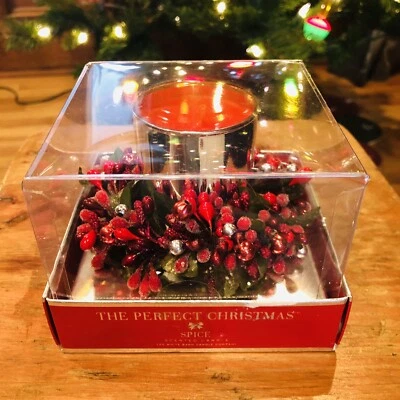 NEW The White Barn Candle Company Perfect Christmas Spice Scented Wreath RARE - Image 1 of 4